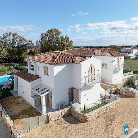 Villetta Con Piscina Budoni Affitti Spiaggia 700 Mt Exterior foto